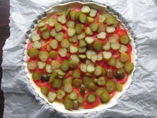 Jak upéct listový koláč nevšedních chutí | recept se sýrem a suchým salámem Jak upéct listový koláč nevšedních chutí | recept se sýrem a suchým salámem