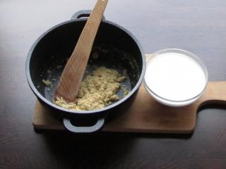 Jak zapéct špenát s vejci pod bešamelovou peřinkou | recept