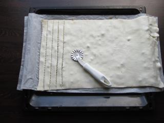 Jak na křehké čokoládovo-arašídové věnečky z listového těsta | recept Jak na křehké čokoládovo-arašídové věnečky z listového těsta | recept