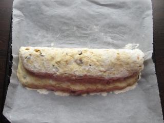 Jak upéct vánoční štolu z vláčného tvarohového těsta | recept Jak upéct vánoční štolu z vláčného tvarohového těsta | recept