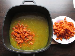 Jak z pečené mrkve uvařit výrazně kořeněnou polévku | recept 