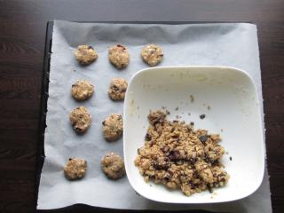 Jak upéct křehké ovesné sušenky s brusinkami a čokoládou | recept Jak upéct křehké ovesné sušenky s brusinkami a čokoládou | recept