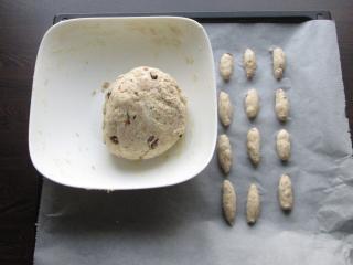 Jak upéct tvarohové sušenky s kandovaným ovocem a rozinkami | recept