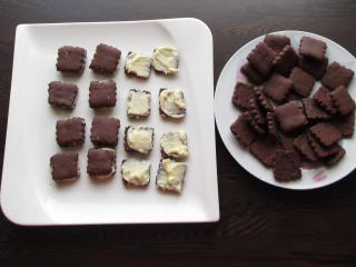 Jak upéct čokoládové kostičky s marcipánovým krémem | recept na cukroví