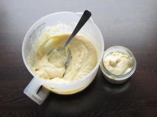 Jak připravit marcipánový krém k plnění korpusů | recept