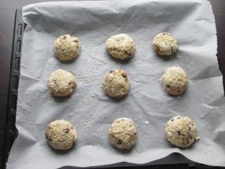 Jak upéct vláčné Cottage bochánky s olivami a sušenými rajčaty | recept Jak upéct vláčné Cottage bochánky s olivami a sušenými rajčaty | recept