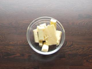 Jak upéct lahodně jemný piškot s makovým krémem ze smetanového sýru a bílé čokolády | recept