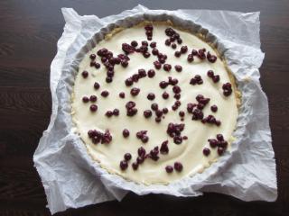 Jak upéct máslový koláč s marcipánovou náplní a černým rybízem | recept Jak upéct máslový koláč s marcipánovou náplní a černým rybízem | recept