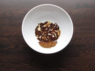 Jak upéct jednoduchá marcipánová kolečka s kávovou polevou | recept na cukroví Jak upéct jednoduchá marcipánová kolečka s kávovou polevou | recept na cukroví