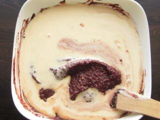 Jak upéct brownies z červené řepy a mandlí | recept na moučník z červené řepy Jak upéct brownies z červené řepy a mandlí | recept na moučník z červené řepy