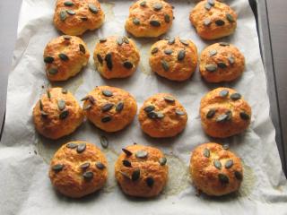 Jak upéct nekynuté housky s cottage sýrem | recept na nekynuté pečivo