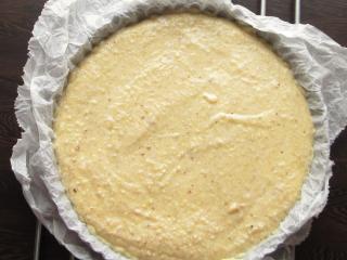 Jak upéct křehký koláč s mandlovou náplní a hruškami | recept