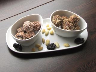 Jak připravit rumové švestky v čokoládě | recept na nepečené vánoční cukroví