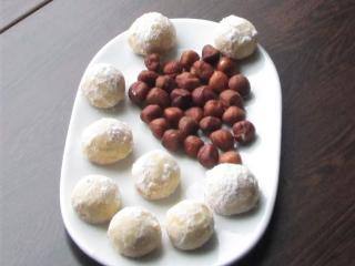 Jak upéct lískooříškové kuličky | recept na vánoční cukroví