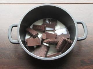 Jak připravit arašídovo-datlové brownies | recept