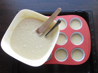 Jak na muffiny s karamelově máslovými banány | recept na jemný zákusek Jak na muffiny s karamelově máslovými banány | recept na jemný zákusek