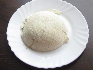 Jak si doma připravit čerstvý smetanový sýr s bylinkami | recept