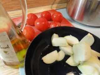 Jak uvařit indickou omáčku k masu z lilku a rajčat | recept