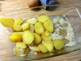 Jak zapéct brambory se špenátem a uzeným masem | recept