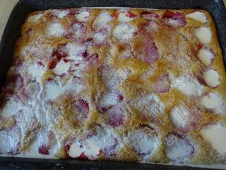 Jak upéct rychlou jahodovou buchtu na plech | recept