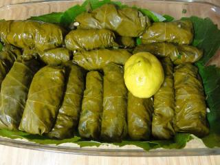 Jak připravit plněné vinné listy (dolmades) | recept řecké kuchyně