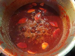 Jak udělat ostružinovou chilli omáčku | recept s lesními plody