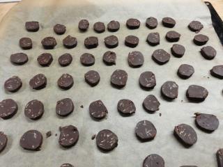 Jak upéct kakaovo-kávové sušenky s čokoládou | recept