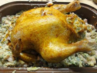 Jak upéct kuře s kopřivovou nádivkou | upečené kuře s kopřivovou nádivkou