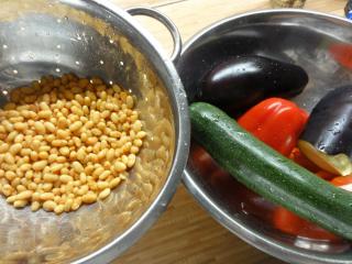 Jak zapéct fazole se zeleninou v hořčičné omáčce s koprem | základní suroviny