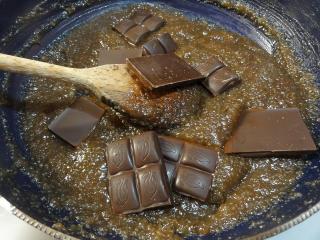 Jak si doma udělat pomazánku z jedlých kaštanů s čokoládou