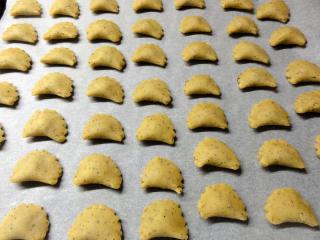 Jak upéct kávové cukroví s ořechovou nádivkou | recept na vánoční cukroví