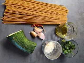 Jak uvařit špagety s cuketou | rychlý a snadný recept