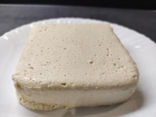 Jak si doma udělat mandlovou fetu z tofu | recept pro vegany