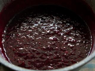 Jak připravit jednoduchý pečený cheesecake s ostružinami | nejlepší recept