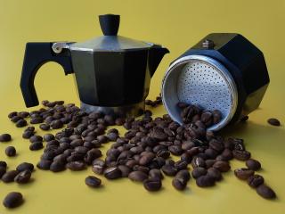 Jak si připravit dobrou kávu doma? French press, moka konvička, chemex