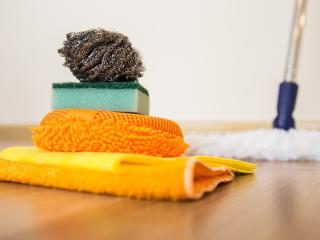 Jak skloubit péči o dítě (nejen) s domácími pracemi | tipy