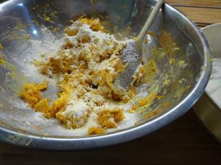 Jak upéct mrkvové řezy s jablkovou náplní bez cukru | recept i pro diabetiky Jak upéct mrkvové řezy s jablkovou náplní bez cukru | recept i pro diabetiky