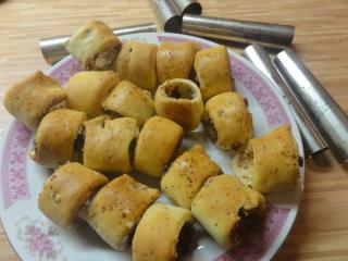 Jak upéct kynuté bulky se sýrem a šunkou | recept na domácí kynuté pečivo