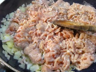 Jak ugrilovat plněné brambory | recept s mletým masem Jak ugrilovat plněné brambory | recept s mletým masem