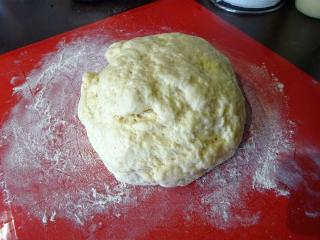 Jak upéct preclíky sypané solí a sezamem | recept na slané pečivo Jak upéct preclíky sypané solí a sezamem | recept na slané pečivo