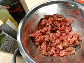 Jak usmažit hovězí nudličky s fazolkami | recept Jak usmažit hovězí nudličky s fazolkami | recept