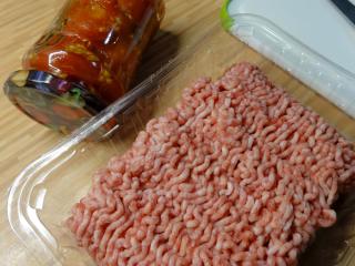 Jak upéct brambory s masem a zeleninou | recept Jak upéct brambory s masem a zeleninou | recept
