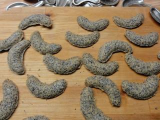 Jak upéct křehké makové rohlíčky | recept na vánoční cukroví Jak upéct křehké makové rohlíčky | recept na vánoční cukroví