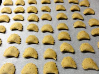Jak upéct kávové cukroví s ořechovou nádivkou | recept na vánoční cukroví Jak upéct kávové cukroví s ořechovou nádivkou | recept na vánoční cukroví