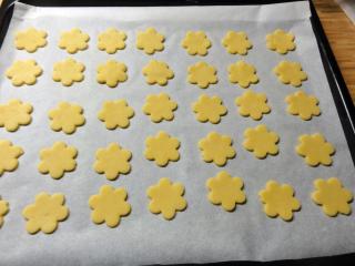 Jak upéct mandlové cukroví s náplní z vaječného likéru | recept na vánoční cukroví Jak upéct mandlové cukroví s náplní z vaječného likéru | recept na vánoční cukroví