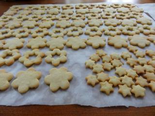 Jak upéct mandlové cukroví s náplní z vaječného likéru | recept na vánoční cukroví Jak upéct mandlové cukroví s náplní z vaječného likéru | recept na vánoční cukroví