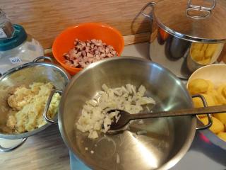 Jak uvařit halušky s uzeným a kyselým zelím | recept