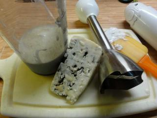 Jak připravit kotlety s omáčkou z plísňového sýra | recept