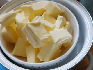 Jak vyrobit a využít přepuštěné máslo