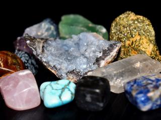 Jak využít drahé kameny pro zlepšení zdraví | alternativní medicína